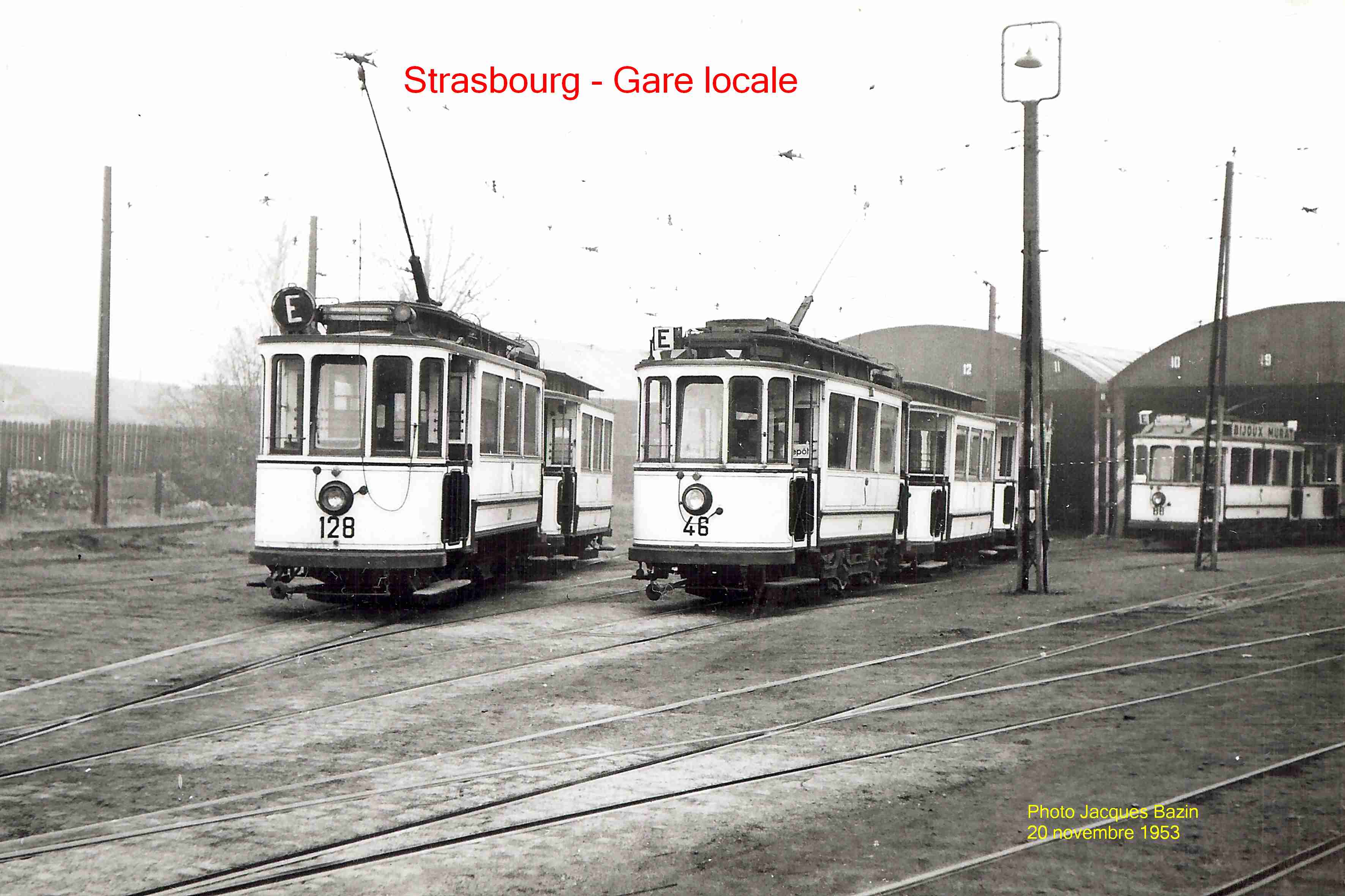 Les motrices n° 128, 46 et 68 à la Gare Locale.